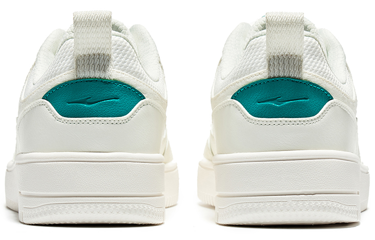 Shop 鴻星爾克 印記 耐磨防滑 低筒 板鞋 男款 白綠