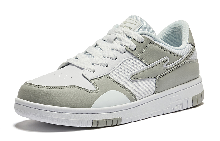 Lookbook Kasut Papan Luncur Rendah ERKE Xtep Selesa 'Putih Kelabu Terang' 11122201312-005