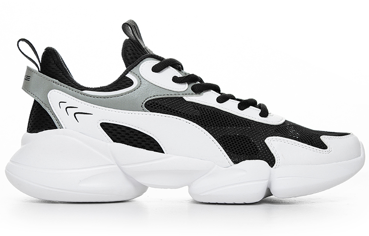 Order 鴻星爾克 緩震 科技 耐磨 低筒 跑步鞋 男款 黑白