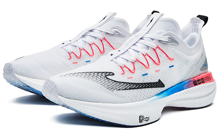 Lookbook 鴻星爾克 奇彈絕塵1.0 炁碳板科技 減震防滑耐磨 低幫 跑步鞋 白藍