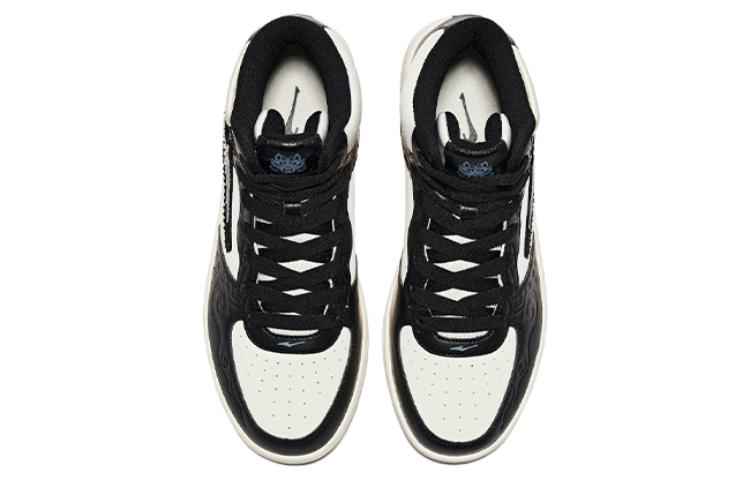 Shop ERKE Xtep ハイトップスケートシューズ 'ホワイト ブラック' 51122401114-001 51122401114-001