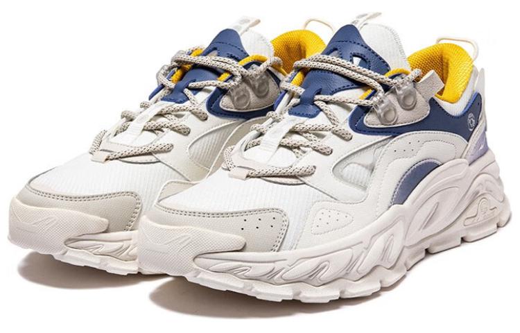 Lookbook 鸿星尔克 Xtep 昆仑元素跑鞋 '晶白烟蓝' 11122320255-004