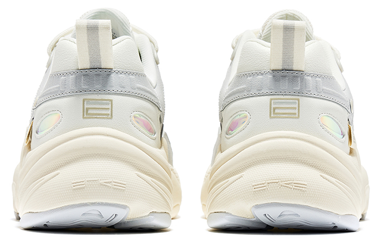 Shop 鸿星尔克 特步 光明探寻者'白灰' 11122220461-001