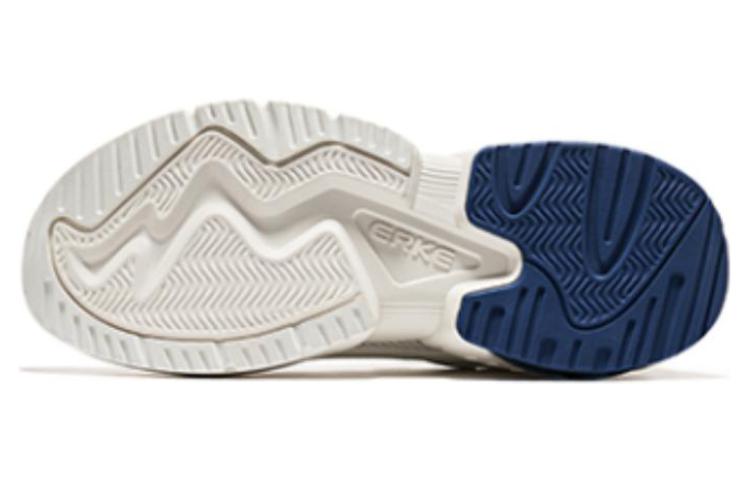 ゆん ERKE XTEP ローカット「マイクロクリスタル 白/コアブルー