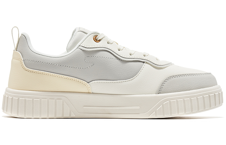 Order Sneakers Skateboard Low Top ERKE XTEP 'Putih' 11122201414-004