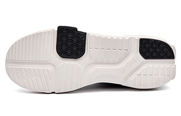 Purchase 鸿星尔克 XTEP Master '白黑' 11122101508-003