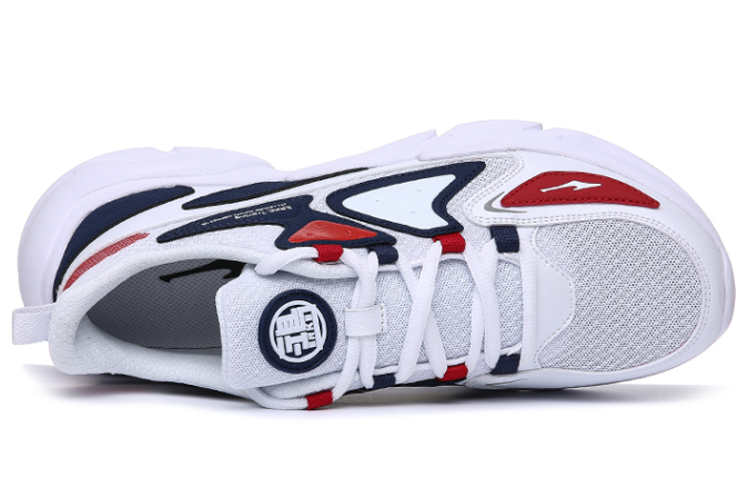 Lookbook ERKE XTEP 매쉬 러닝 로우 '화이트 레드' 51120214060-002