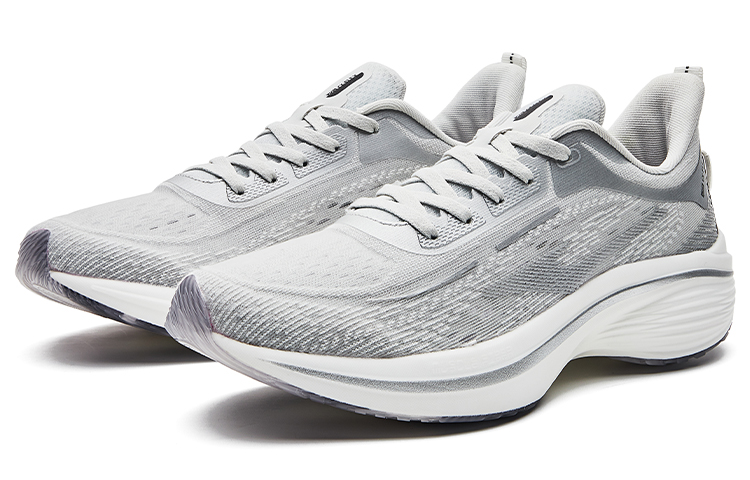 Shop 鴻星爾克 奇彈3.0 科技碳板 軟彈運動 低幫 跑步鞋 男款 銀灰