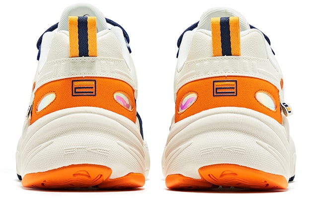 鴻星爾克 尋光 輕便透氣 低筒 跑步鞋 男款 米藍 Shop 鴻星爾克 尋光 輕便透氣 低筒 跑步鞋 男款 米藍