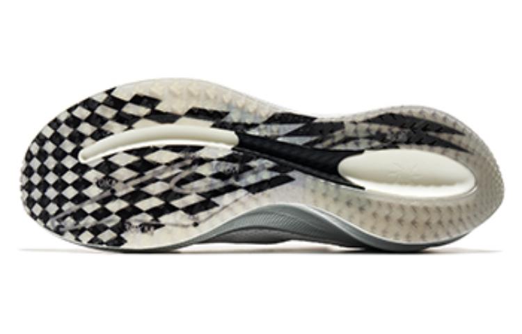 Shop ERKE Xtep リアクター Low 白銀 (ERKE Xtep Riakutā Low Hakugin) 91122303584-002