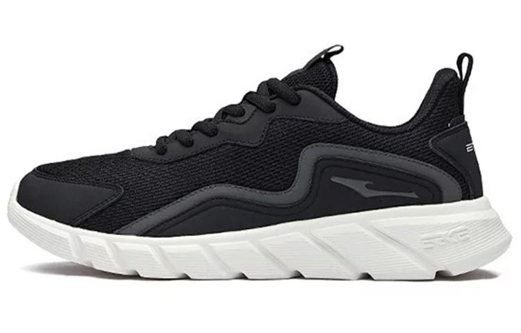 Buy 鴻星爾克 運動 輕便耐磨 低筒 跑步鞋 男款 黑白