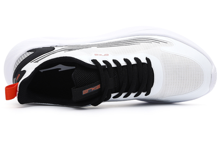 Lookbook 鴻星爾克 耐磨透氣 低筒 跑步鞋 白黑