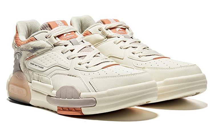 Shop ERKE Xtep Unmatched Low-Top 'Gris Naranja' 91122301571-003