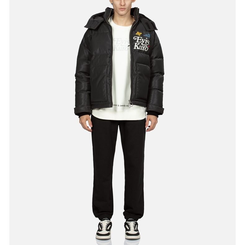 Sizing EVISU 2023AW 黑色鴨絨連帽外套，字母與海鷗刺繡設計 2EAGNM3NJ5202OSPU