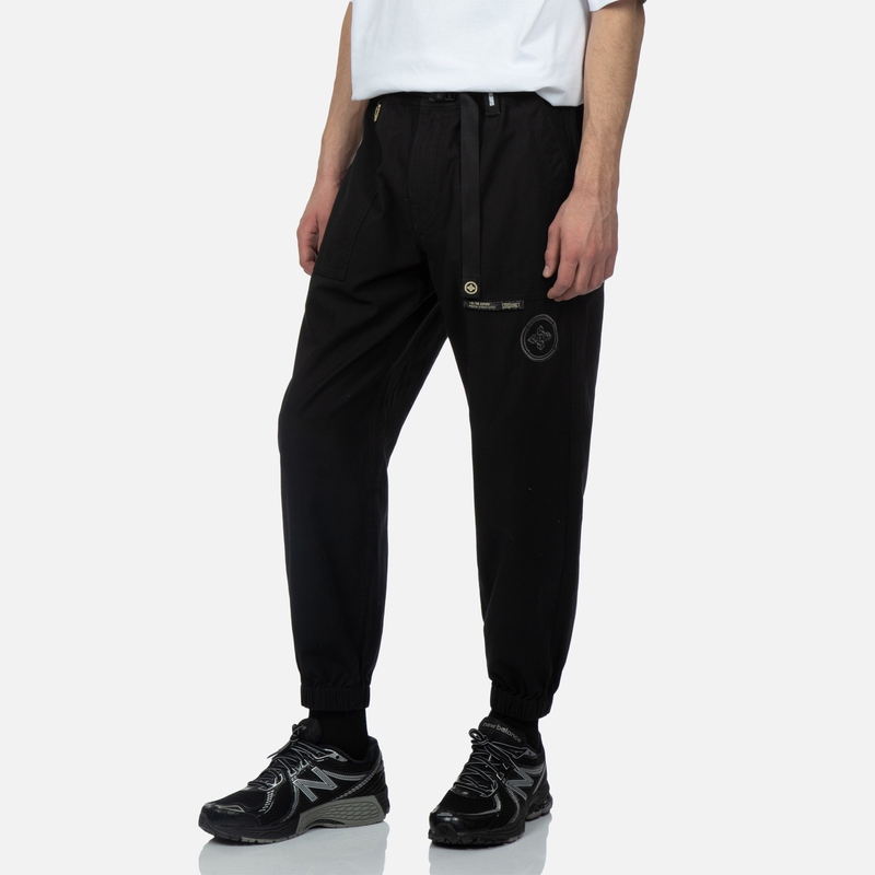 Shop Pantalones Jogger Negros EVISU con Bordado de Logo y Diseño de Bolsillos. 2ESGNM3PO232XXCT