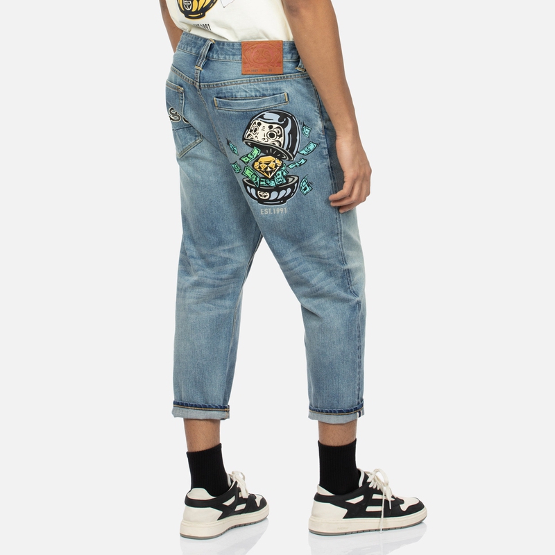Shop EVISU钻石达摩印花口袋设计九分牛仔裤 2ESHTM4JE103727DN