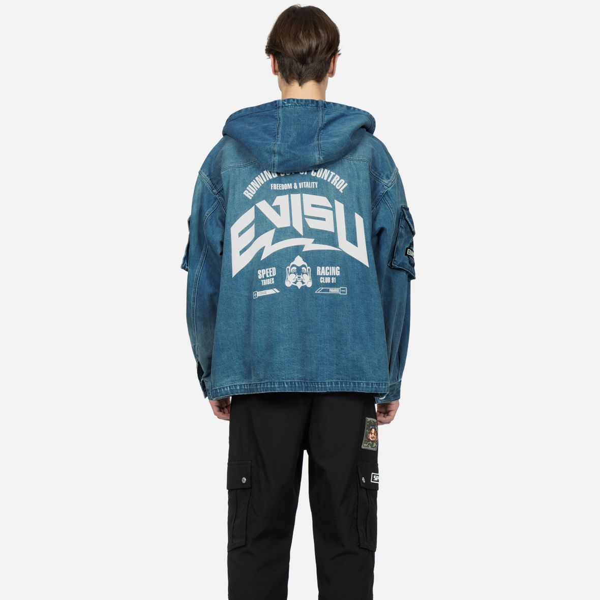 Sizing EVISU海鸥字母印花蓝色牛仔连帽外套. 2ESHTM3DJ235LFCT