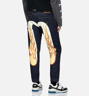 에비수 디스트레스드 플레임 미드라이즈 릴렉스드 스트레이트 핏 청바지 2ESHTM3JO216RXCX Shop 에비수 디스트레스드 플레임 미드라이즈 릴렉스드 스트레이트 핏 청바지 2ESHTM3JO216RXCX