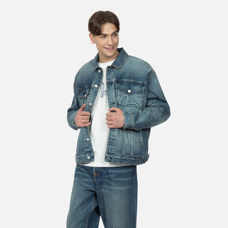 EVISU  Floral Embossed Denim Jacket in Blue 2ESHTM3DJ710LFCS 圖 4