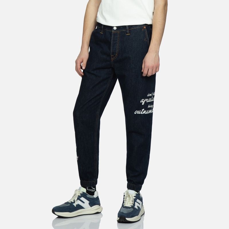 Shop EVISU海鷗標語印花藍色丹寧休閒運動褲。 2ESHTM3JO169XXCX