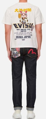 EVISU Camiseta Casual Ajustada con Gráfico de Gato de la Suerte. 2ESHTM1TS539XX 4