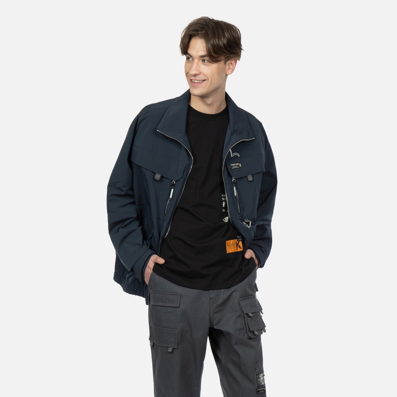 EVISU  Multi-Pocket Logo Print Stand Collar Jacket Deep Blue 2ESGNM3JK756RXPL 圖 4