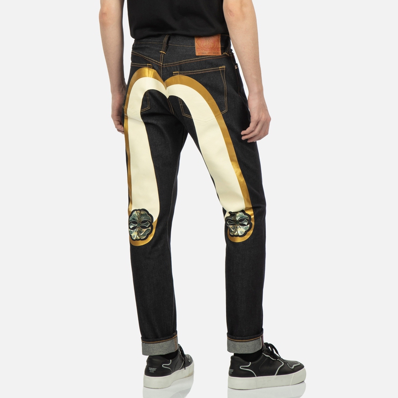 Order EVISU Slim Tapered Jeans dengan Cetakan Double Layer Big M. 2EAADM2JE91617CT