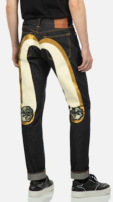 EVISU Slim Tapered Jeans dengan Cetakan Double Layer Big M. 2EAADM2JE91617CT Lookbook EVISU Slim Tapered Jeans dengan Cetakan Double Layer Big M. 2EAADM2JE91617CT