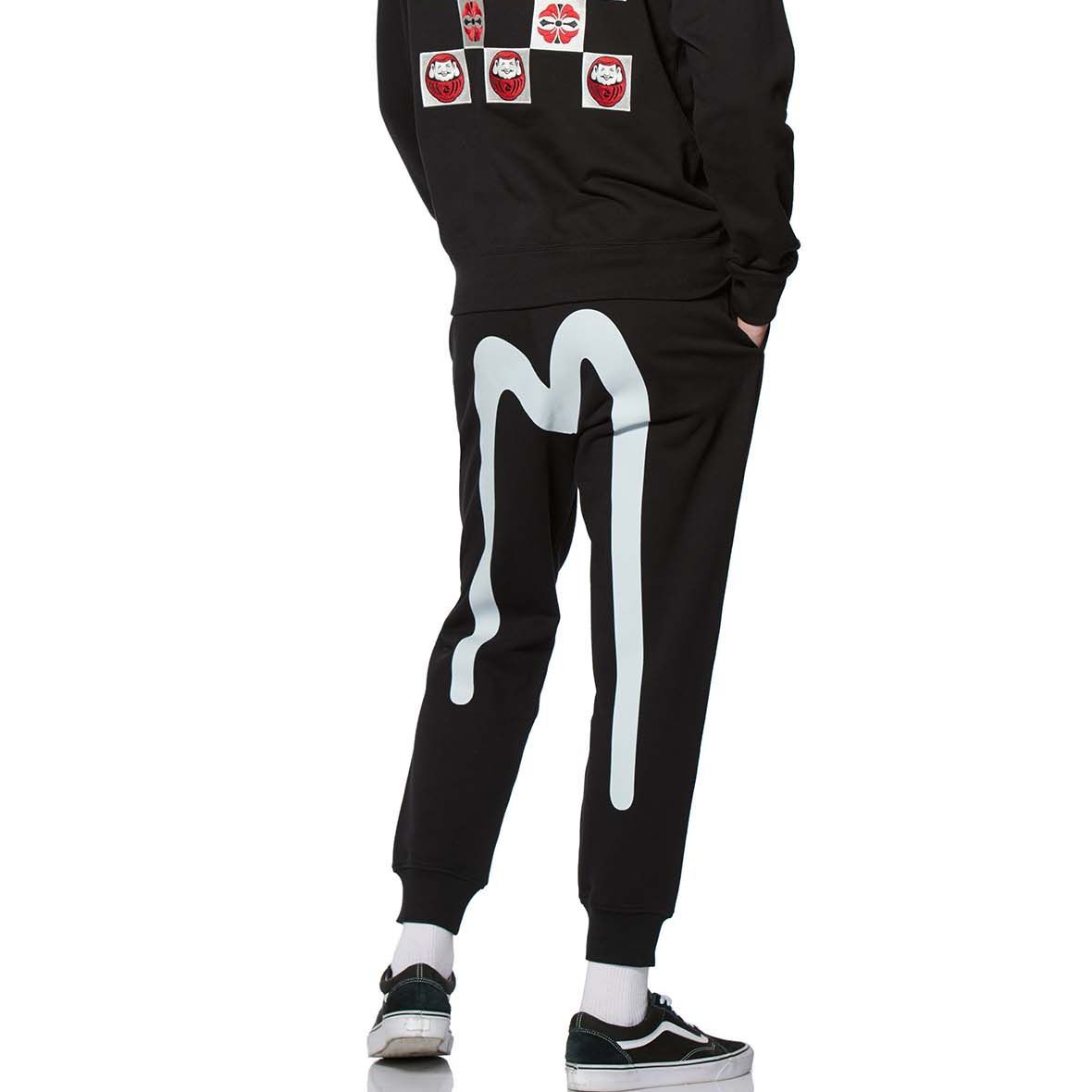 Shop EVISU 運動褲 刷漆M標誌 黑色 2EAHTM0SP407XX