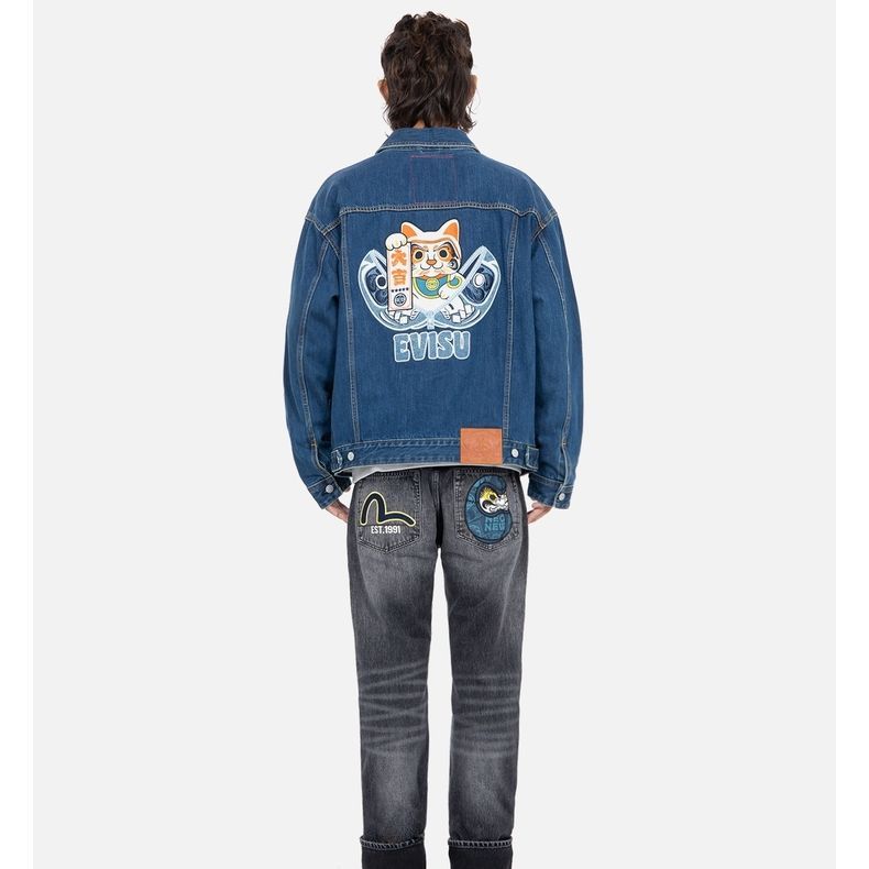 EVISU  Washed Denim Jacket with Graphic Print in Blue. 2EAHTM2DJ713LFCT 圖 5