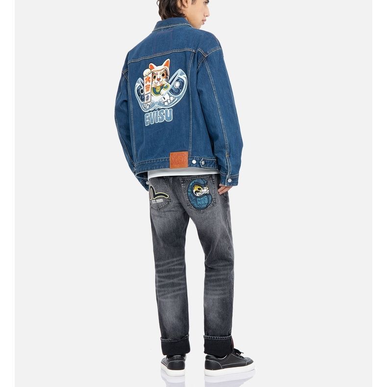 EVISU  Washed Denim Jacket with Graphic Print in Blue. 2EAHTM2DJ713LFCT 圖 7
