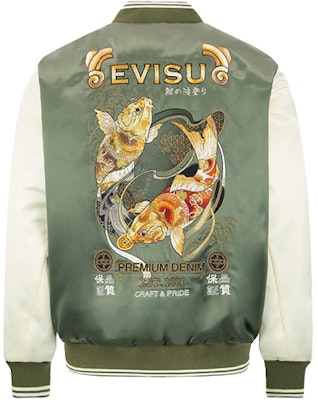 에비수 AW22 코이 자수 퀼팅 봄버 재킷 - 다크 아미 그린. 2EAHTM2JK765XXPQ Lookbook 에비수 AW22 코이 자수 퀼팅 봄버 재킷 - 다크 아미 그린. 2EAHTM2JK765XXPQ