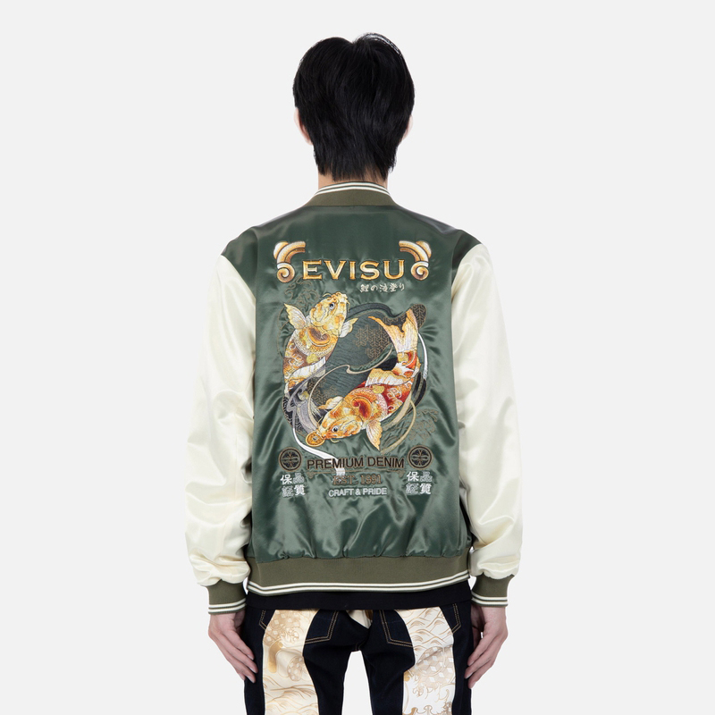 Purchase 에비수 AW22 코이 자수 퀼팅 봄버 재킷 - 다크 아미 그린. 2EAHTM2JK765XXPQ