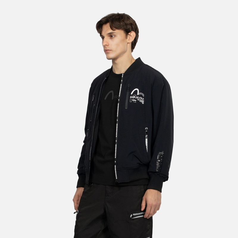 Shop 에비수 AW23 블랙 플로럴 프린트 멀티 지퍼 레귤러 핏 봄버 재킷 2EAGNM3JK5009XXNQ