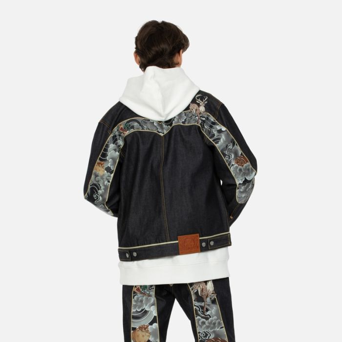 Purchase EVISU AW23 藍色丹寧外套 刺繡福鹿與寶物設計. 2EAHTM3DJ7006XXCS