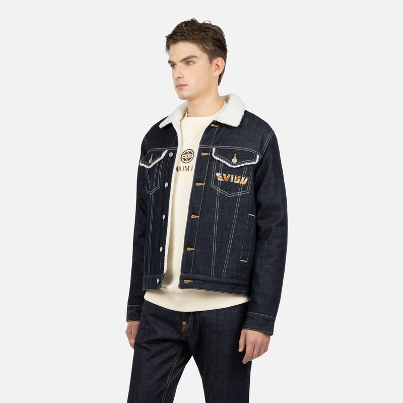 Shop EVISU 秋冬23标志性M刺绣蓝色牛仔夹克 2EAHTM3DJ1930RXCT