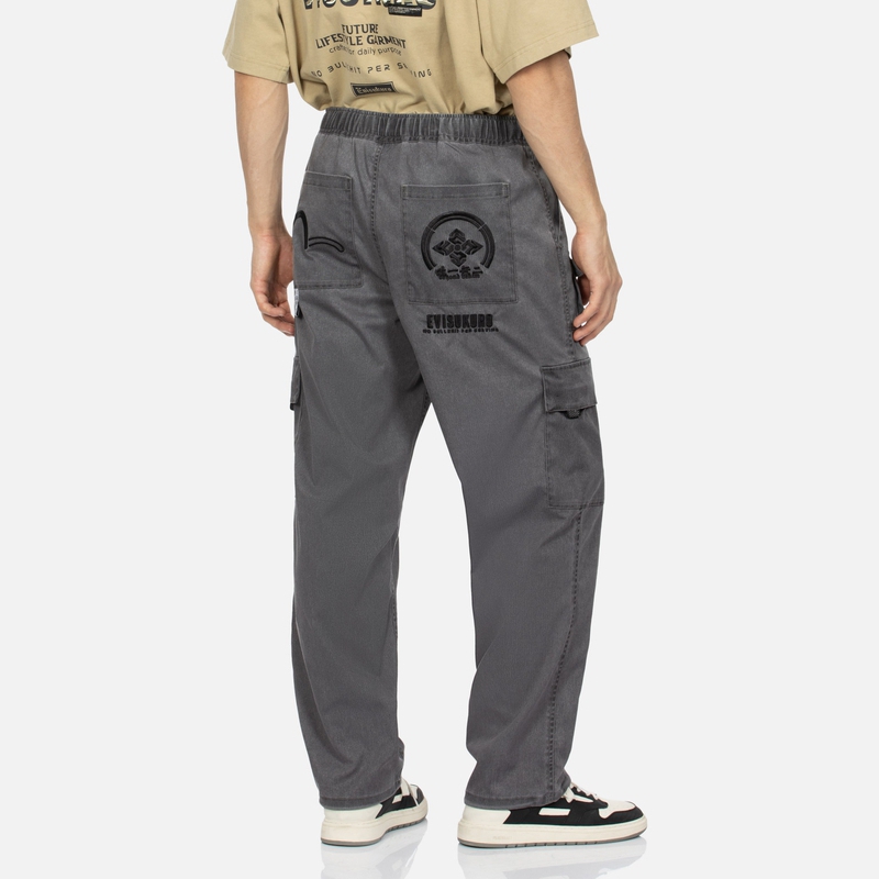 Shop EVISU AW23 灰色海鷗刺繡休閒長褲 2EAGNM3PO5133RXPS