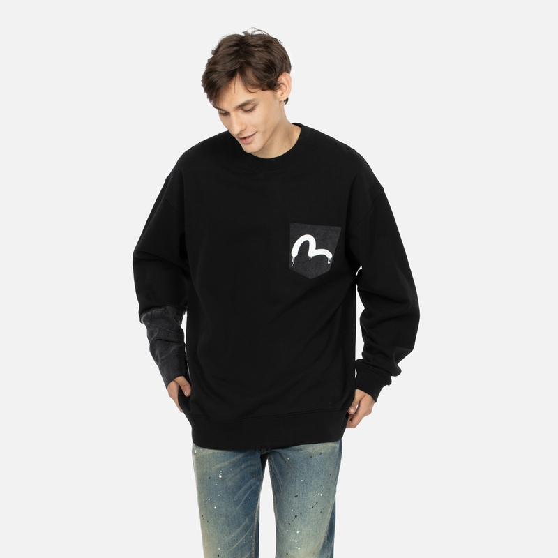 Shop EVISU AW23 黑色海鷗印花寬鬆款長袖衛衣 2EAHTM3SW8042LFCT