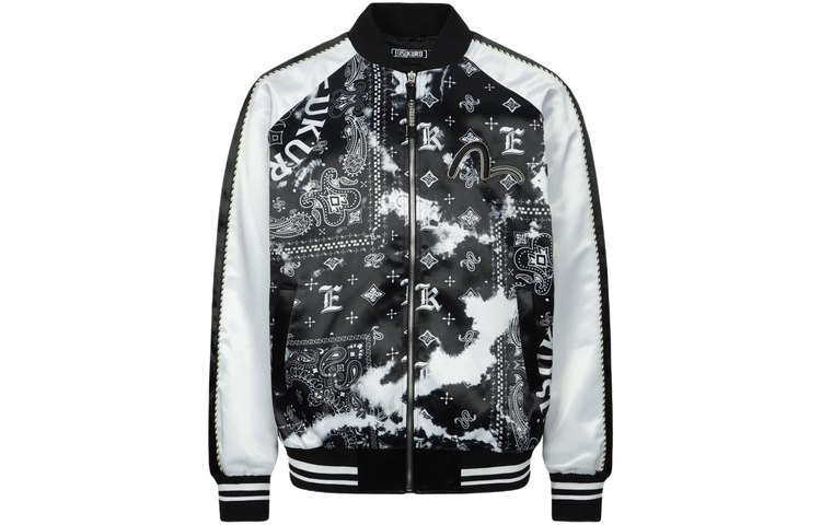 Lookbook EVISU AW23 男士黑色橫須賀外套，搭配徽標印花與刺繡設計。 2EAGNM3JK5272XXPQ