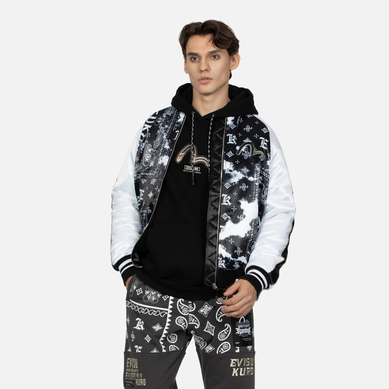 Purchase EVISU AW23 男士黑色橫須賀外套，搭配徽標印花與刺繡設計。 2EAGNM3JK5272XXPQ