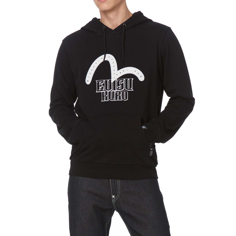 Shop EVISU 黑色圓領衛衣 鑲鑽大M刺繡設計 1ESGNM9SW387XX