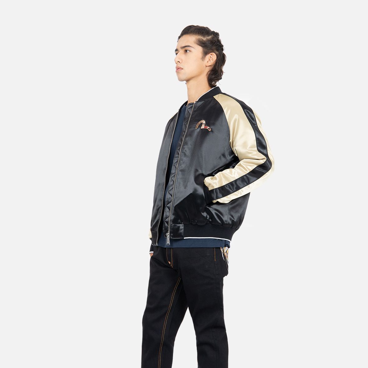 Details for EVISU FW22 블랙 자수 코이 스카잔 봄버 재킷. 2EAHTM2JK733XXPQ