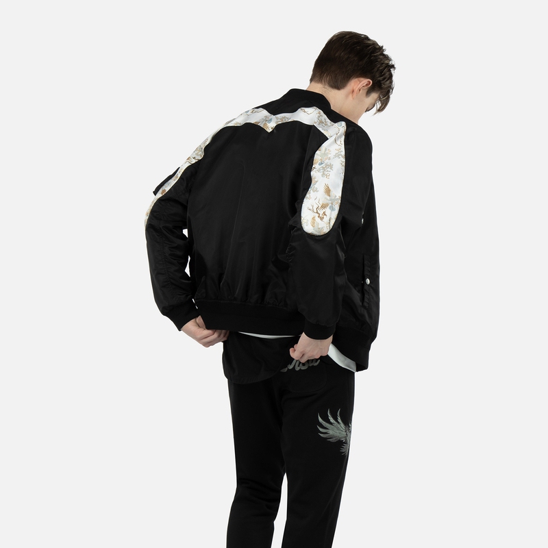 Purchase 에비수 FW22 자카드 레터 프린트 블랙 봄버 재킷 2ESHTM3JK104RXNY