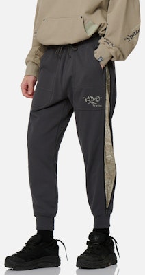 EVISU FW22 素描印花側拉鏈男士運動褲 深炭灰色. 2EAGNM2SP461STCTDKCH Shop EVISU FW22 素描印花側拉鏈男士運動褲 深炭灰色. 2EAGNM2SP461STCTDKCH