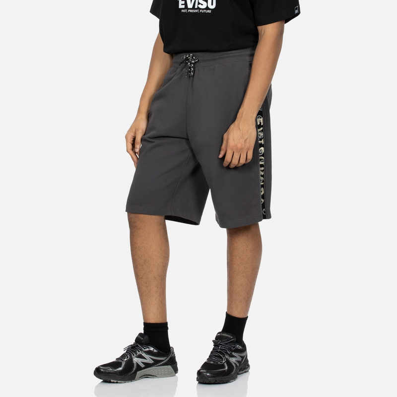 Purchase エヴィス KURO SS24 ペイズリー＆カモメ刺繍 チャコールグレーショーツ. 2ESGNM4ST5179XXCT
