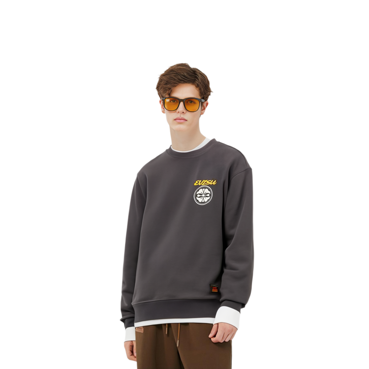 Shop EVISU SS22 花卉標誌印花長袖套頭衫 深灰色。 2ESEPM2SW442XXCT