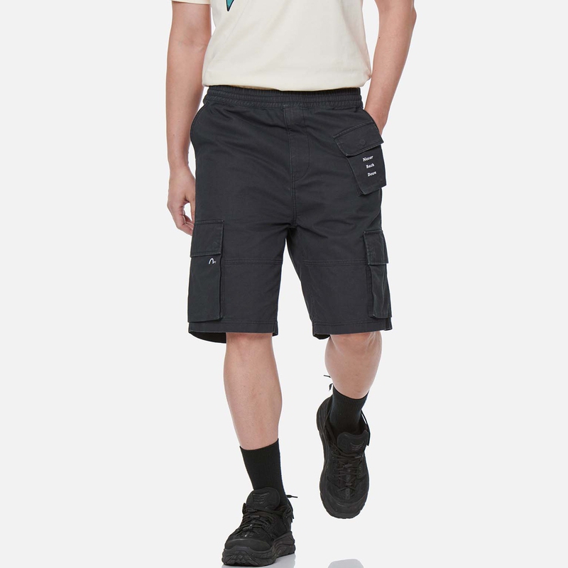 Details for EVISU SS22 Seluar Pendek Kasual Multi-Poket Straight-Fit Warna Solid. 2ESGNM2SH241XXCT