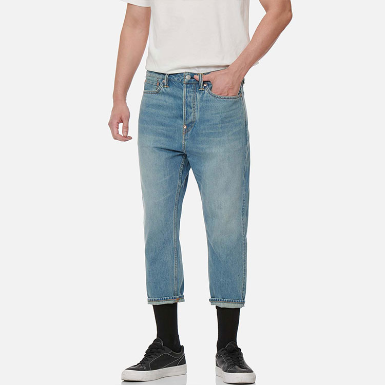 Shop EVISU SS22 Lucky Cat & Daruma Jeans Denim Biru Pria Model Tapered. 2ESHTM2JE90827CT