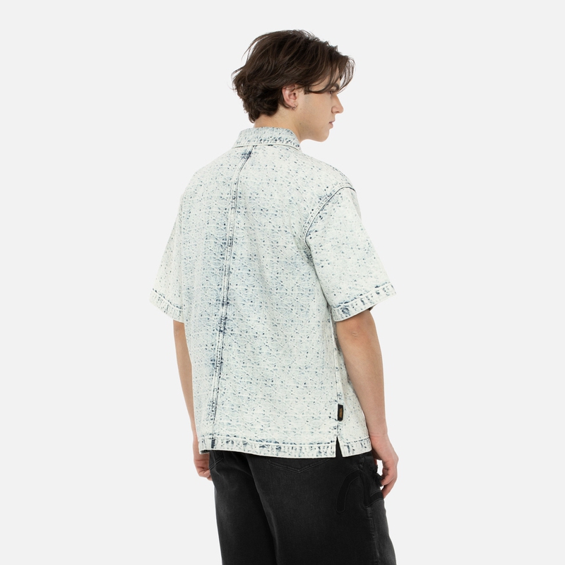 Purchase EVISU SS24 寬鬆牛仔短袖襯衫搭配提花與海鷗設計。 2ESHTM4DI8015BZDN