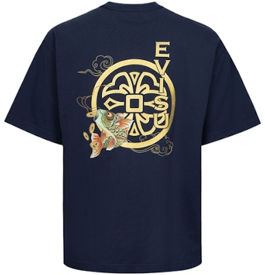 EVISU SS24 Camiseta Unisex Manga Corta con Koi, Banner y Gráfico Seigaiha. 2ESHTM4TS7077RXCT Details for EVISU SS24 Camiseta Unisex Manga Corta con Koi, Banner y Gráfico Seigaiha. 2ESHTM4TS7077RXCT